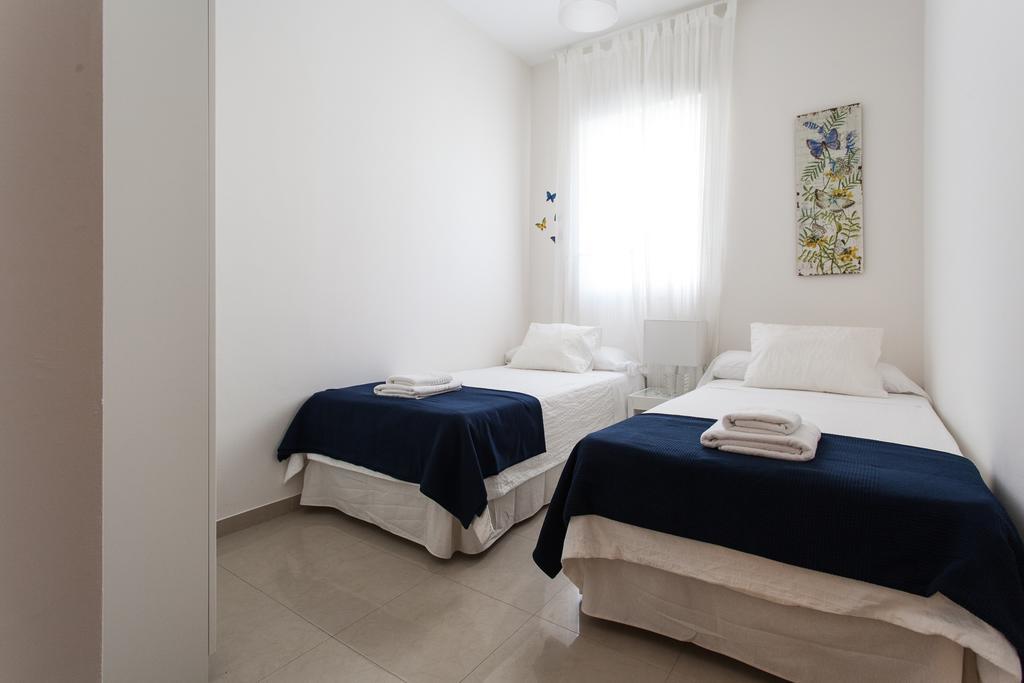 Apartamentos Diaber San Leandro Sevilla Habitación foto