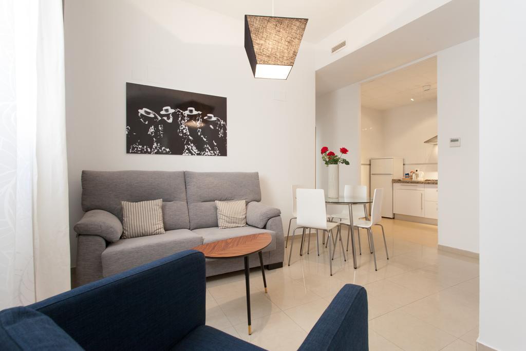 Apartamentos Diaber San Leandro Sevilla Habitación foto